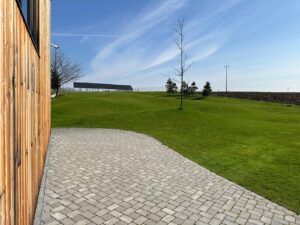 trawa z rolki katowice, realizacja ogrodu przydomowego wyłożonego trawą z rolki