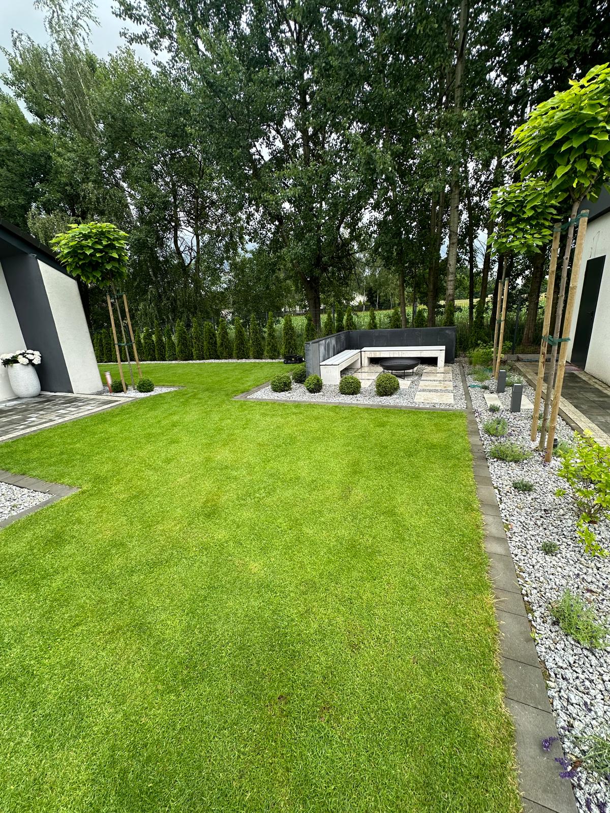 Trawa z rolki do ogrodu | przydomowa strefa relaksu