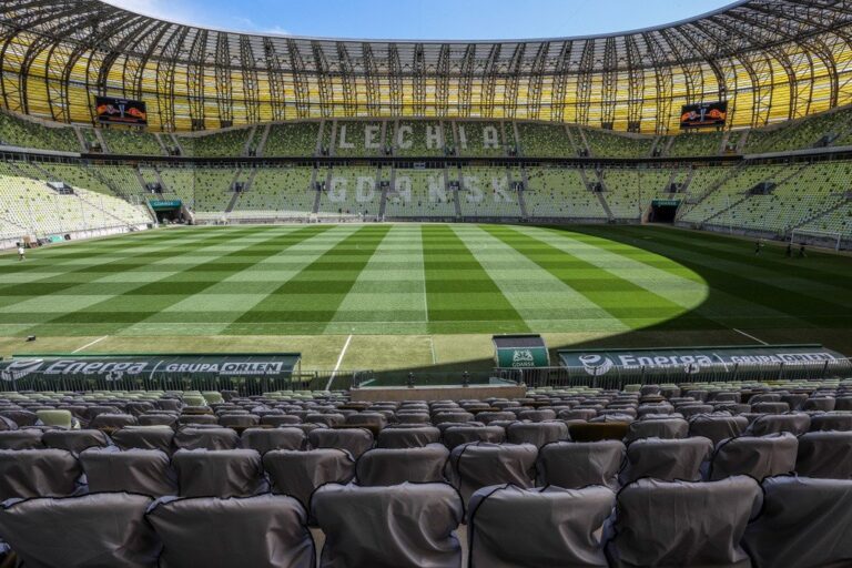 Trawa z rolki na Polsat Plus Arena Gdańsk | trawa z rolki producent